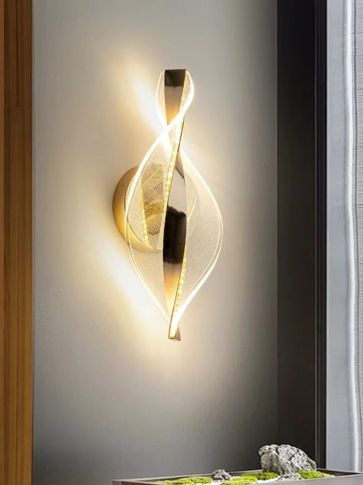 Luxe Twist Wall Light ✨
